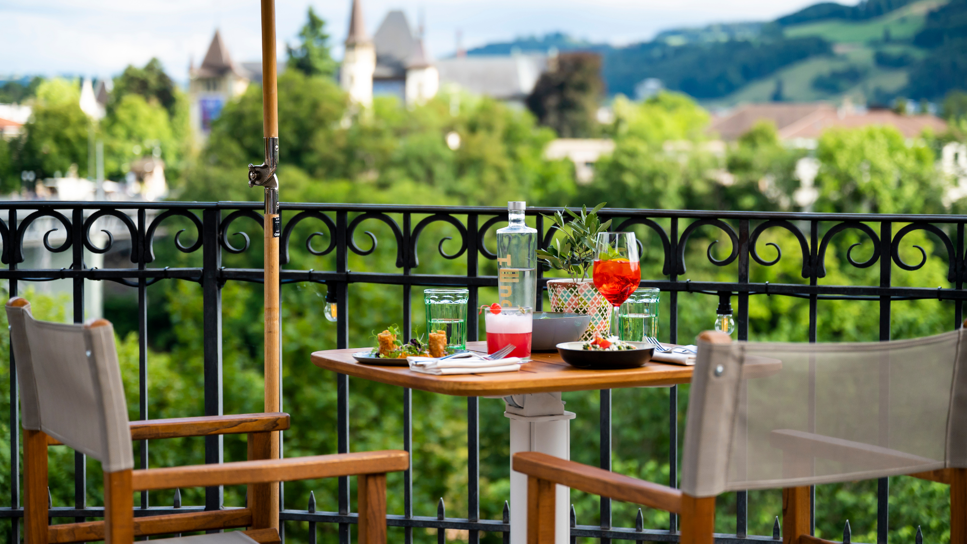 Noumi Sunset Lounge